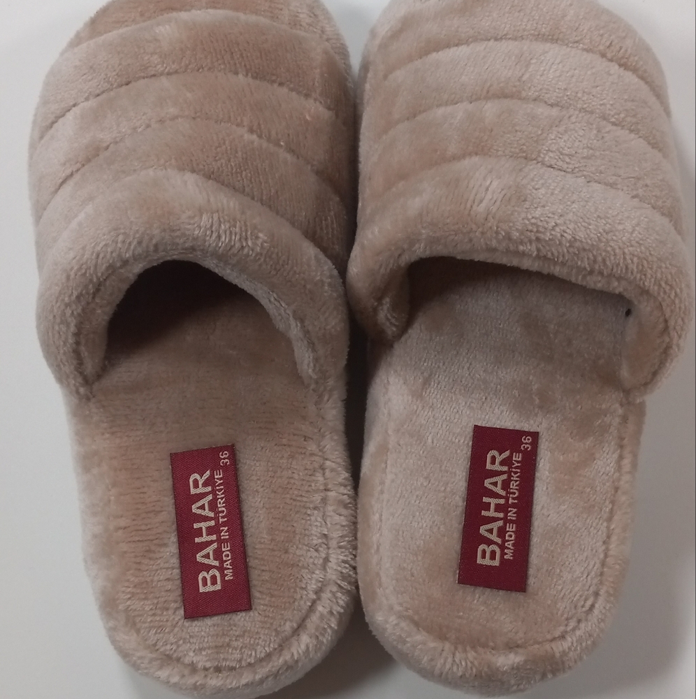 Plush Tan Cozy Open Toe Slippers Soft Bedroom House Slippers Size 5 - Picture 3 of 9